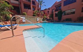 Stylish 2-Bed Apartment In Elviria W Pool