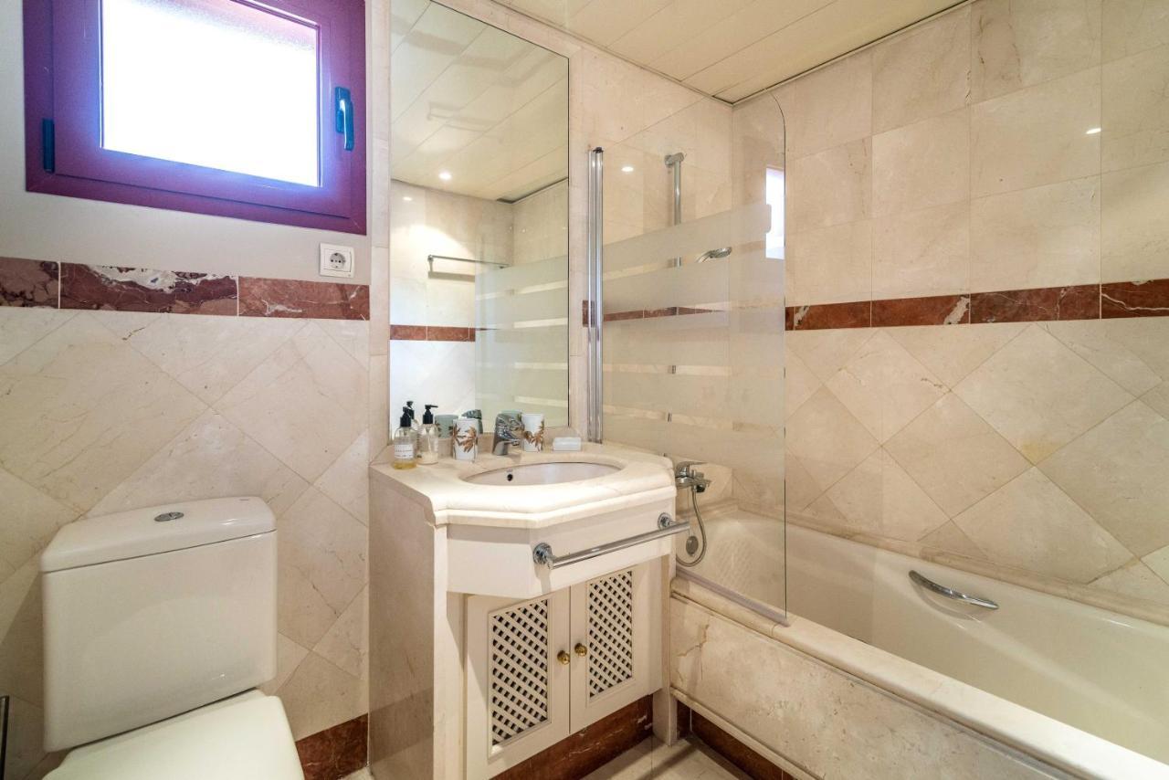 Luxury 2-Bed Apartment In Elviria W Pool Marbella Exterior foto